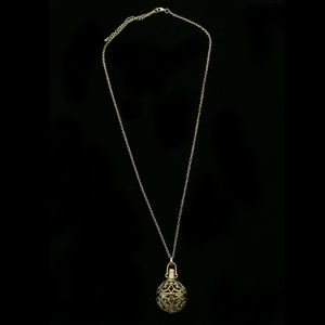 Luxury Pendant-Necklace Gold NWOT